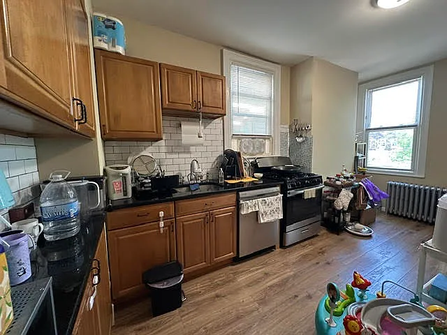 34 49th St #2 — Photo 3