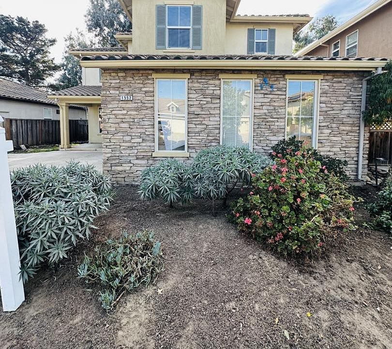 2nd image of 1552 Verona Ct