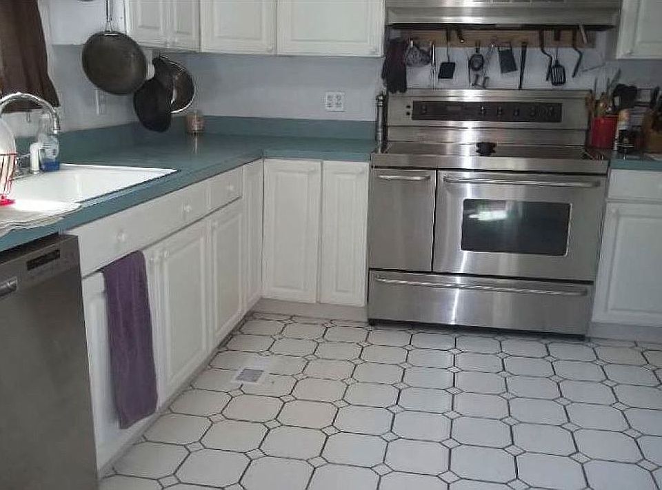 2nd image of 16 Aquia Ave