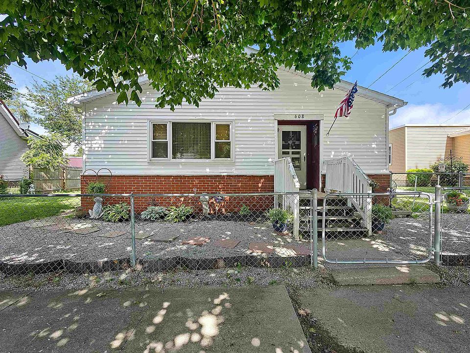 1st image of 608 S Center St