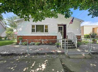608 S Center St, Flora, IN 46929