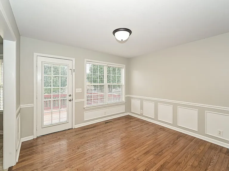 2910 Iona Dr — Photo 6