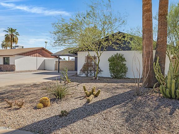 3rd image of 3621 S COTTONWOOD Drive