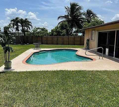 5th image of 610 NW 79th Ave