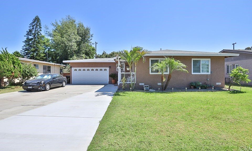 1st image of 11702 Donna Ln