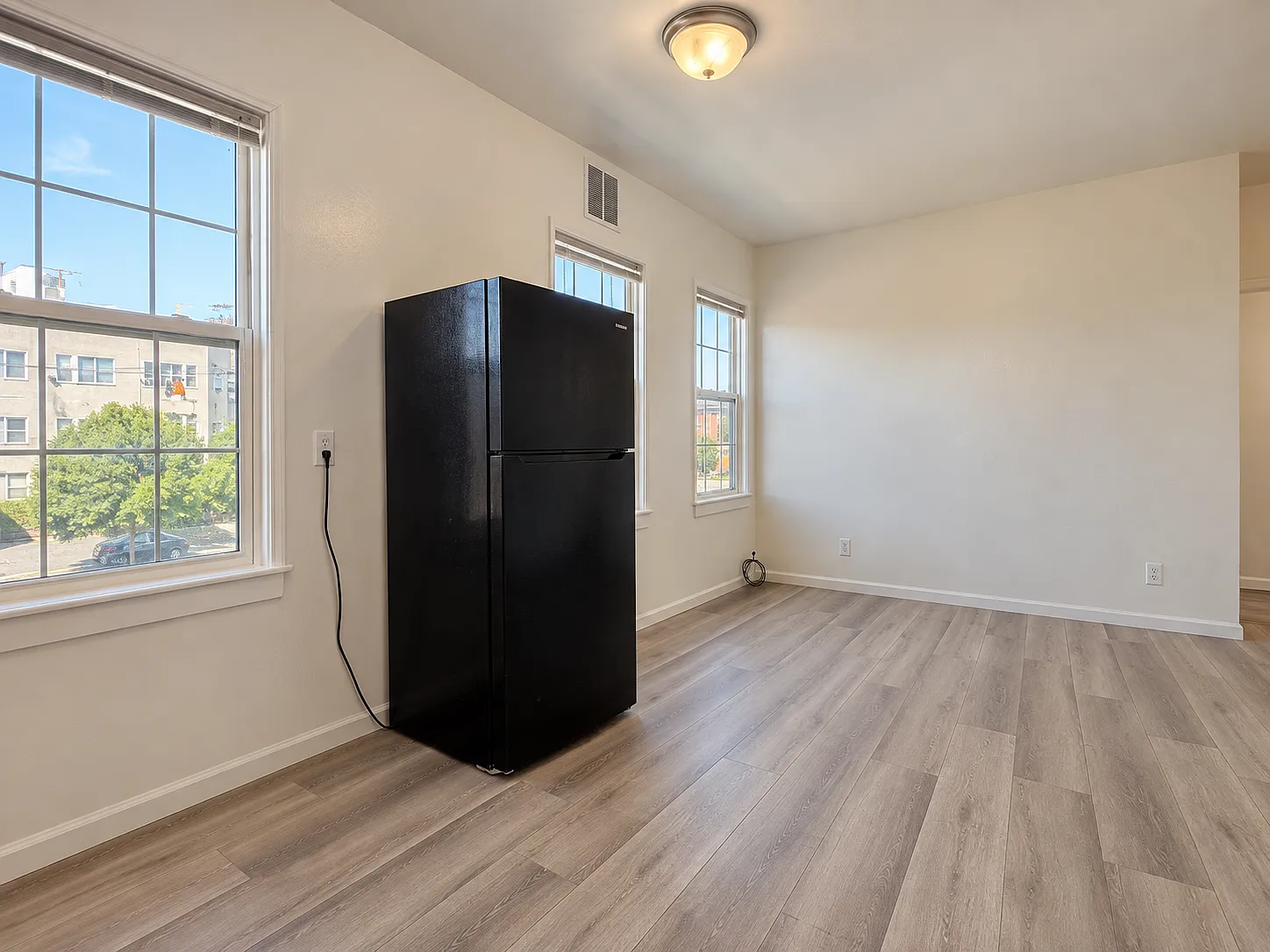 1 bed, 500 sqft, $1,600 — Photo 3