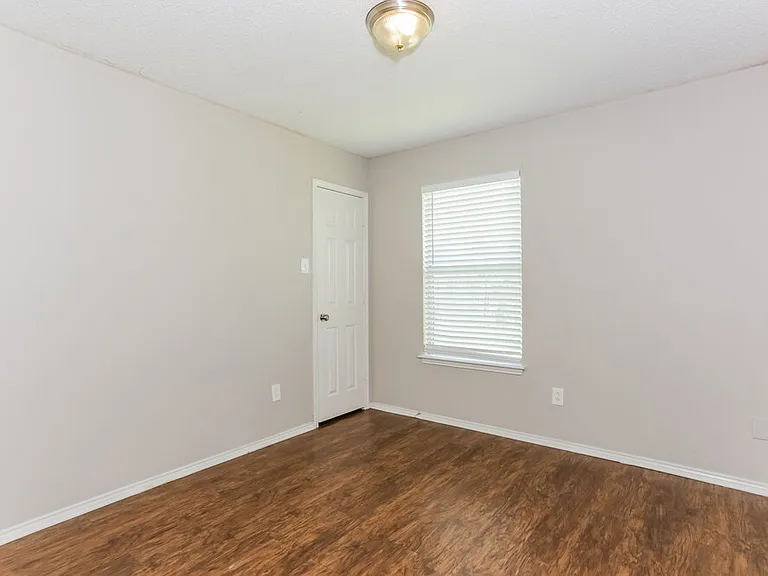 5532 Four Winds Dr — Photo 13