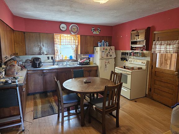 2nd image of 19660 Coleta Rd