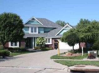2921 S Lyons St, Sioux City, IA 51106