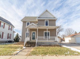 217 Williams St, Cambria, WI 53923