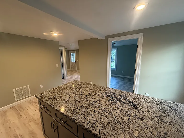 77 Townsend St — Photo 4