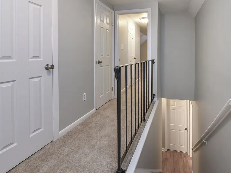 1423 Goldfinch Ln — Photo 25