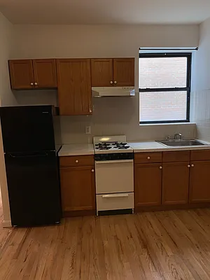 Rented by Chartwell Manhattan Realty | media 15