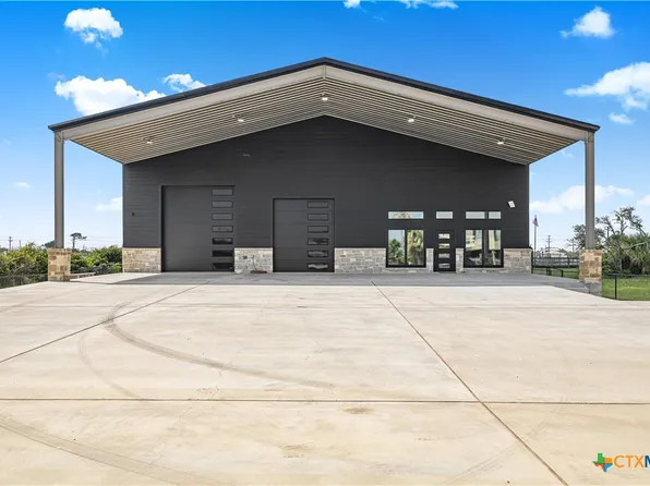 72 Southwind Ave, Port O Connor, TX 77982