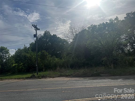 3rd image of Thomasboro Dr