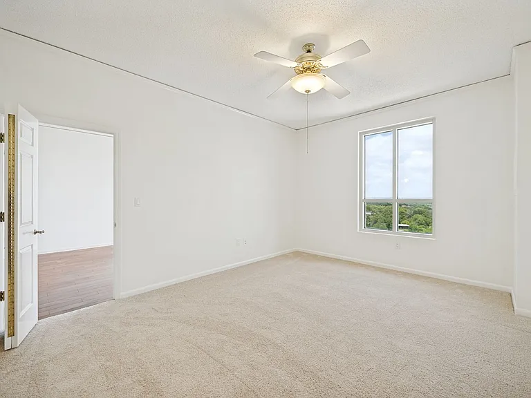 1 Towers Park Ln #1004 — Photo 4