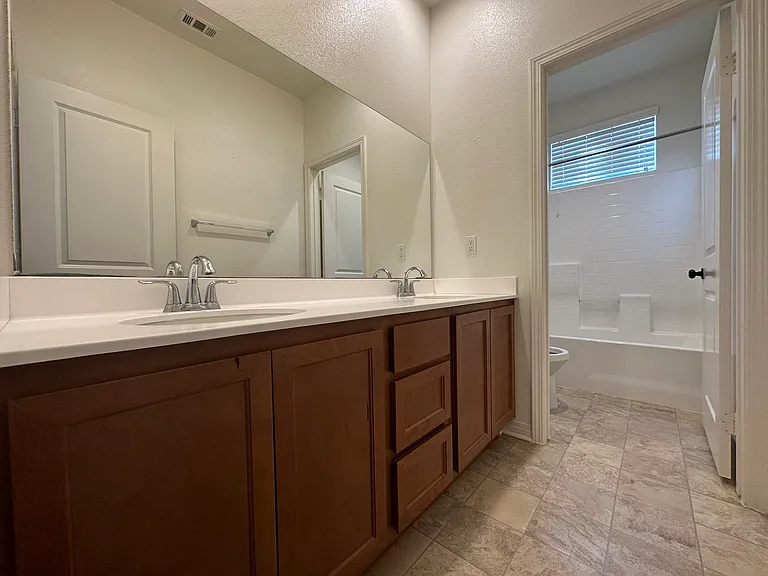 6626 Mogano Dr — Photo 10