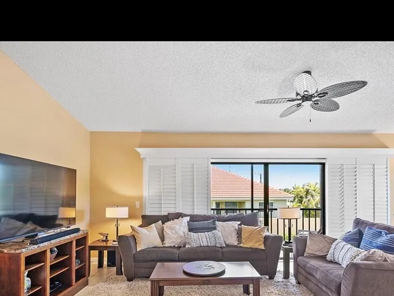 1839 Settlers Dr — Photo 3