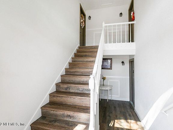 3rd image of 5811 Atlantic Blvd