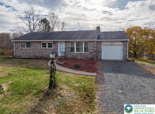 44 Fredericksville Rd, Mertztown, PA 19539