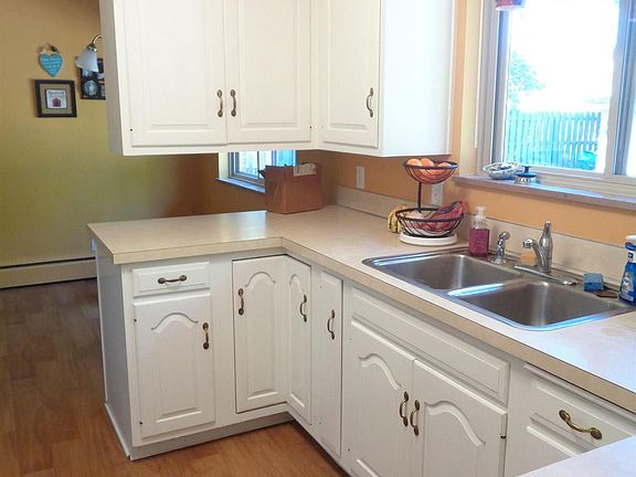3rd image of 4218 N Wayside Dr