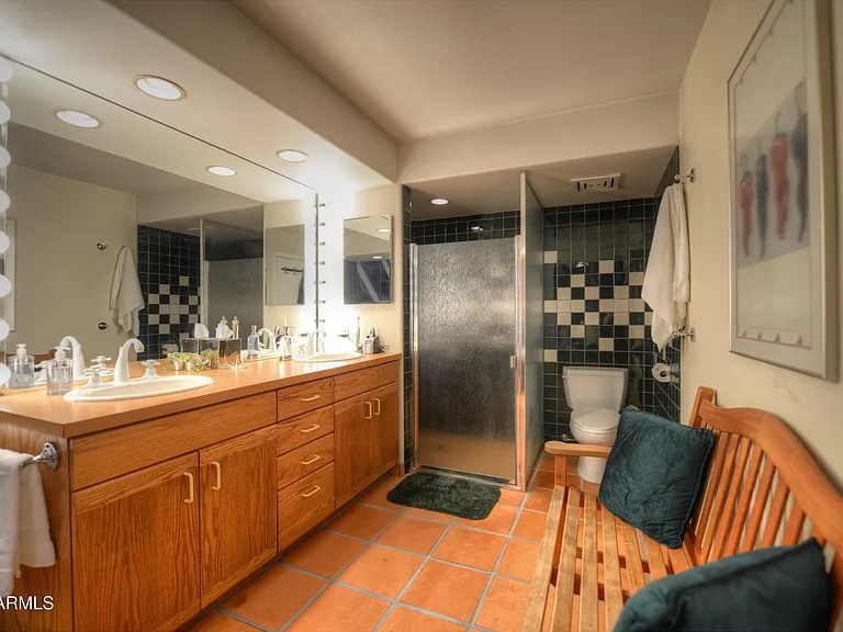 1523 W Vista Ave — Photo 13