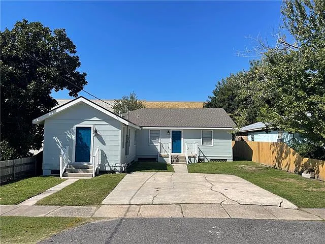 4411 King St — Photo 1