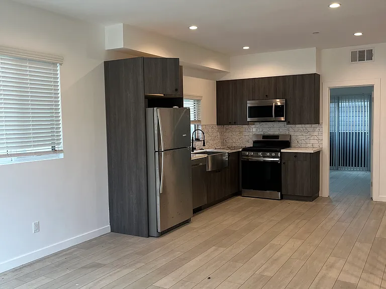 246 N Dillon St #246 — Photo 1