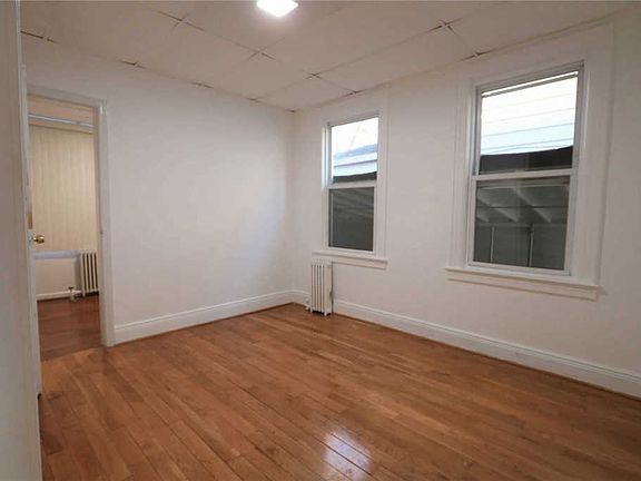 4th image of 8812 Vanderveer St