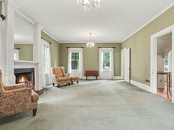 5th image of 413 E Mansion St