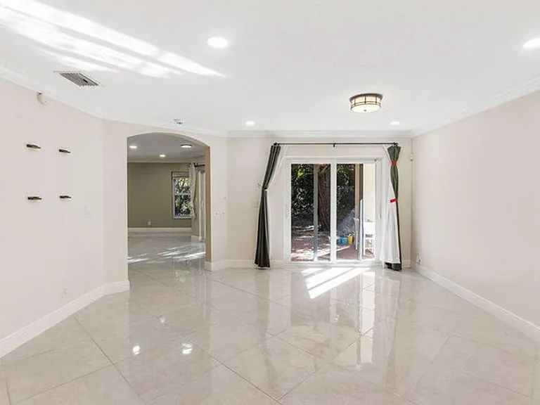 6384 Adriatic Way — Photo 10