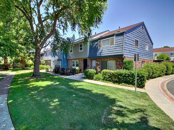 3rd image of 3947 Oak Villa Cir