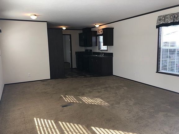 3rd image of 109 Greenhill Dr