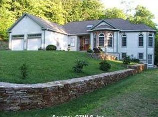 170 Box Mountain Dr, Vernon, CT 06066