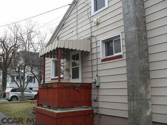 3rd image of 1129 E Pine St