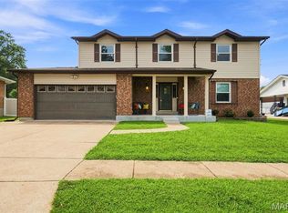 738 Peal Dr, Saint Louis, MO 63125