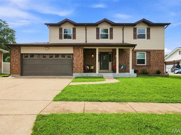 738 Peal Dr, Saint Louis, MO 63125