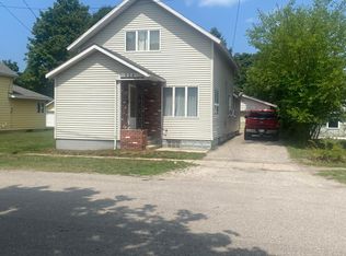 224 Saint Marys Pkwy, Manistee, MI 49660