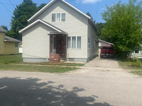 224 Saint Marys Pkwy, Manistee, MI 49660