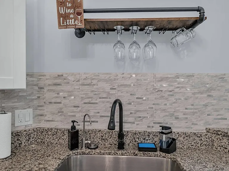 105 Tall Rock Ct — Photo 32