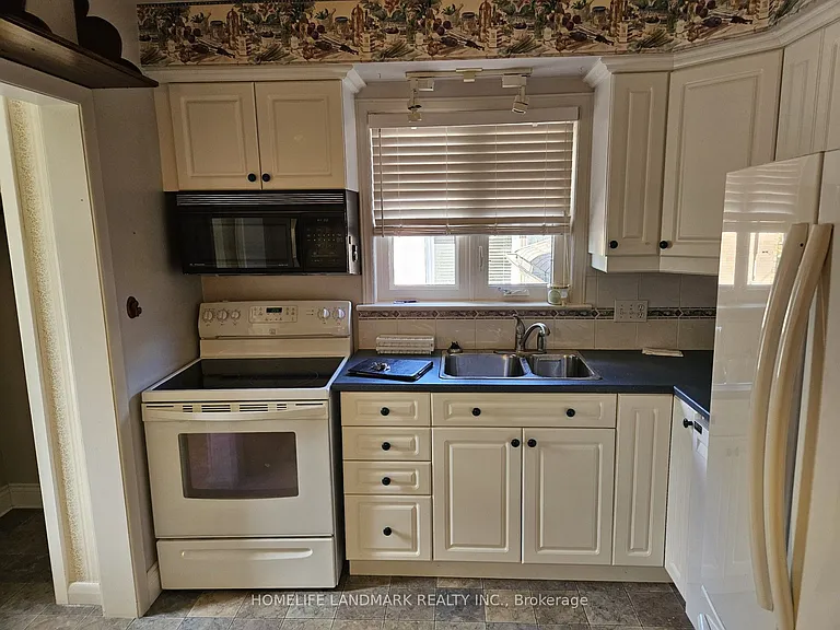 147 Fitzgibbon Ave #MAIN — Photo 8