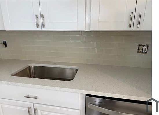 5th image of 4807 Anglevilla Dr