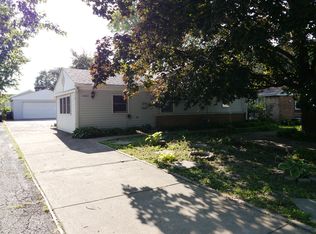 10033 Harnew Rd E, Oak Lawn, IL 60453