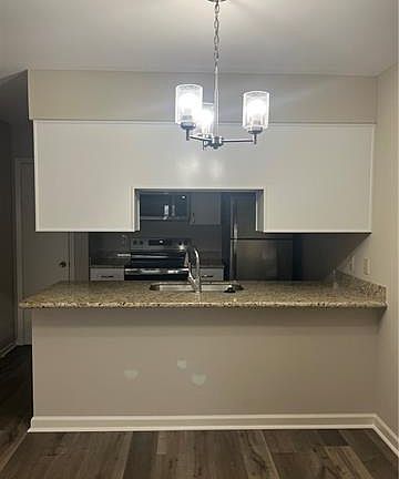 2nd image of 1044 Lake Ave APT D