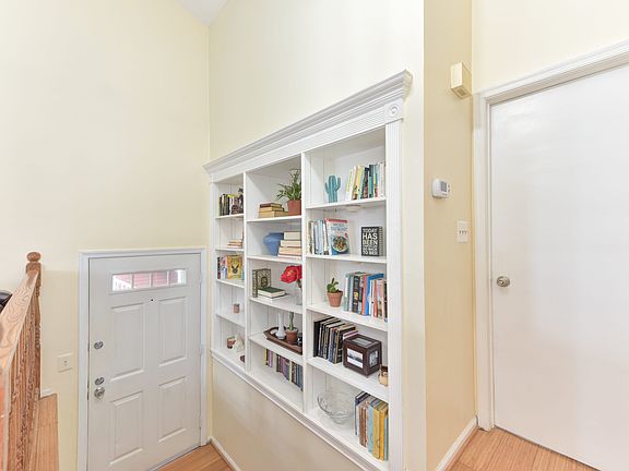 3rd image of 2805F S Woodrow St #1