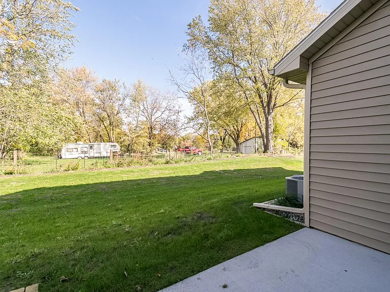Suncrest — Photo 29