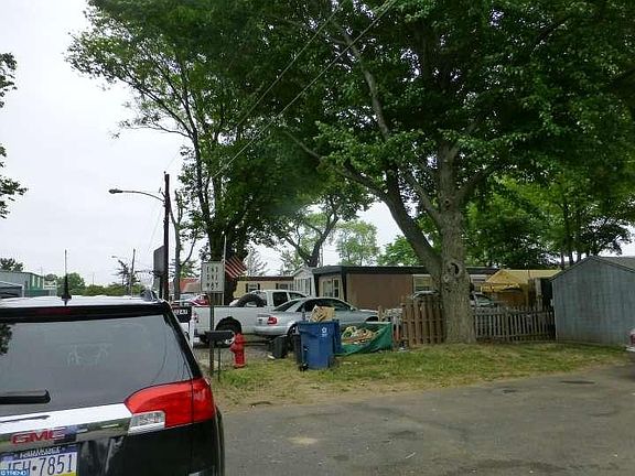3rd image of 3245 Clive Ave