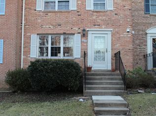 2836 Flagmaker Dr, Falls Church, VA 22042