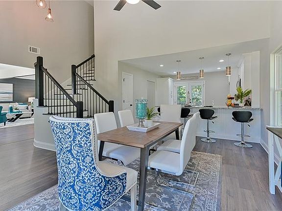 2nd image of 5674 Bradley Cir