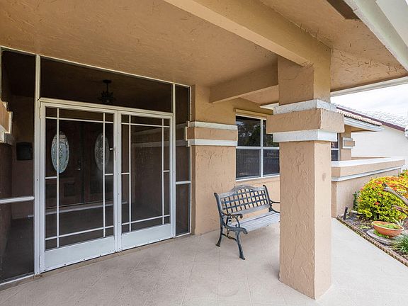 4th image of 9208 Sun Pointe Drive